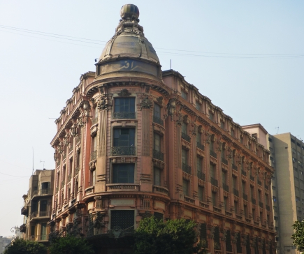 <a class="fancybox" rel="gallery-images" href="https://www.cuipcairo.org/sites/default/files/styles/largest/public/41_rushdi_st_01.jpg?itok=bPk_-hUN" title="عمر أفندي أحد أهم المباني في بلوك عبدالعزيز">تكبير</a><br >عمر أفندي أحد أهم المباني في بلوك عبدالعزيز