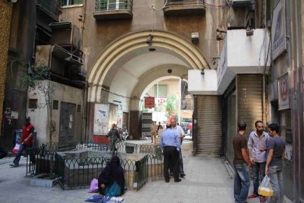 <a class="fancybox" rel="gallery-" href="https://www.cuipcairo.org/sites/default/files/styles/largest/public/c2_001.jpg?itok=RhUDlpr6" title="Entrance of passage overlooking Kasr El Nil Street">Enlarge</a><br >2012, Nov 06, 02:11pm<br>Entrance of passage overlooking Kasr El Nil Street