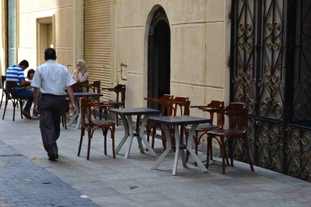 <a class="fancybox" rel="gallery-street-furniture" href="https://www.cuipcairo.org/sites/default/files/styles/largest/public/dsc_0658.jpg?itok=IMJ-80Ah" title="كراسي لقهوة بالممر.">تكبير</a><br >٢٠١٥، سبتمبر ٣٠، ٠٢:٠٩مساءاً<br>كراسي لقهوة بالممر.