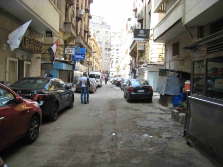 <a class="fancybox" rel="gallery---" href="https://www.cuipcairo.org/sites/default/files/styles/largest/public/img_5919.jpg?itok=8x00Ej3F" title="منظر عام للممر.">تكبير</a><br >٢٠١٥، أكتوبر ١٨، ٠٢:١٠مساءاً<br>منظر عام للممر.